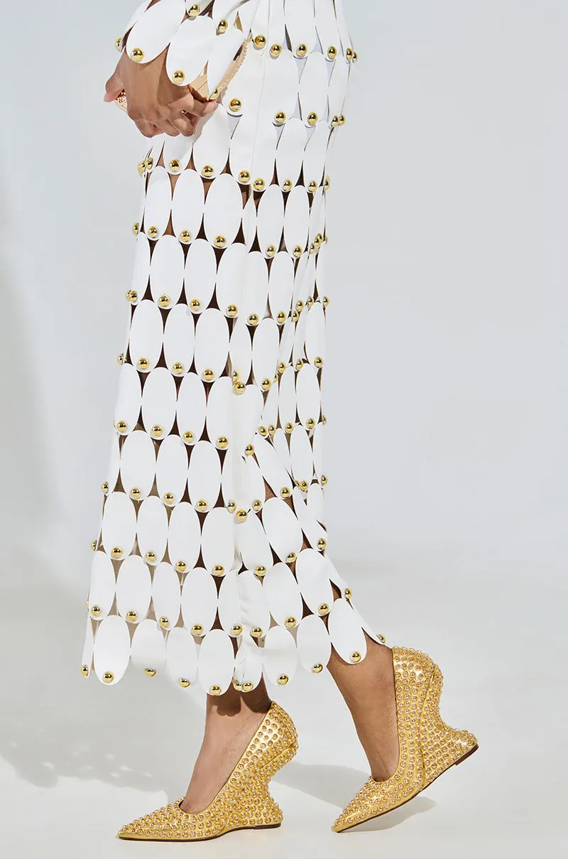 AZALEA WANG TERYN GOLD WEDGE PUMP sold by AKIRA product image thumbnail 3