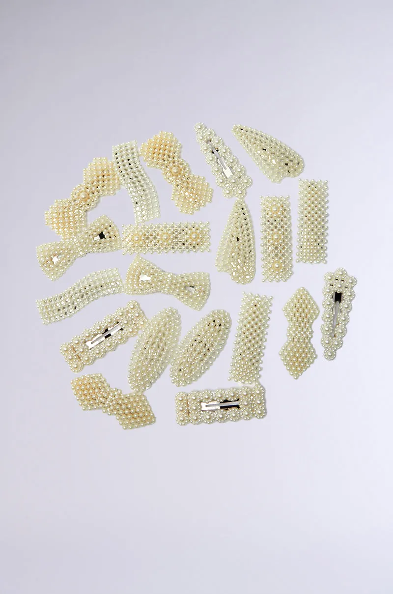 ROCKI HAIR CLIP SET sold by AKIRA product image thumbnail 4