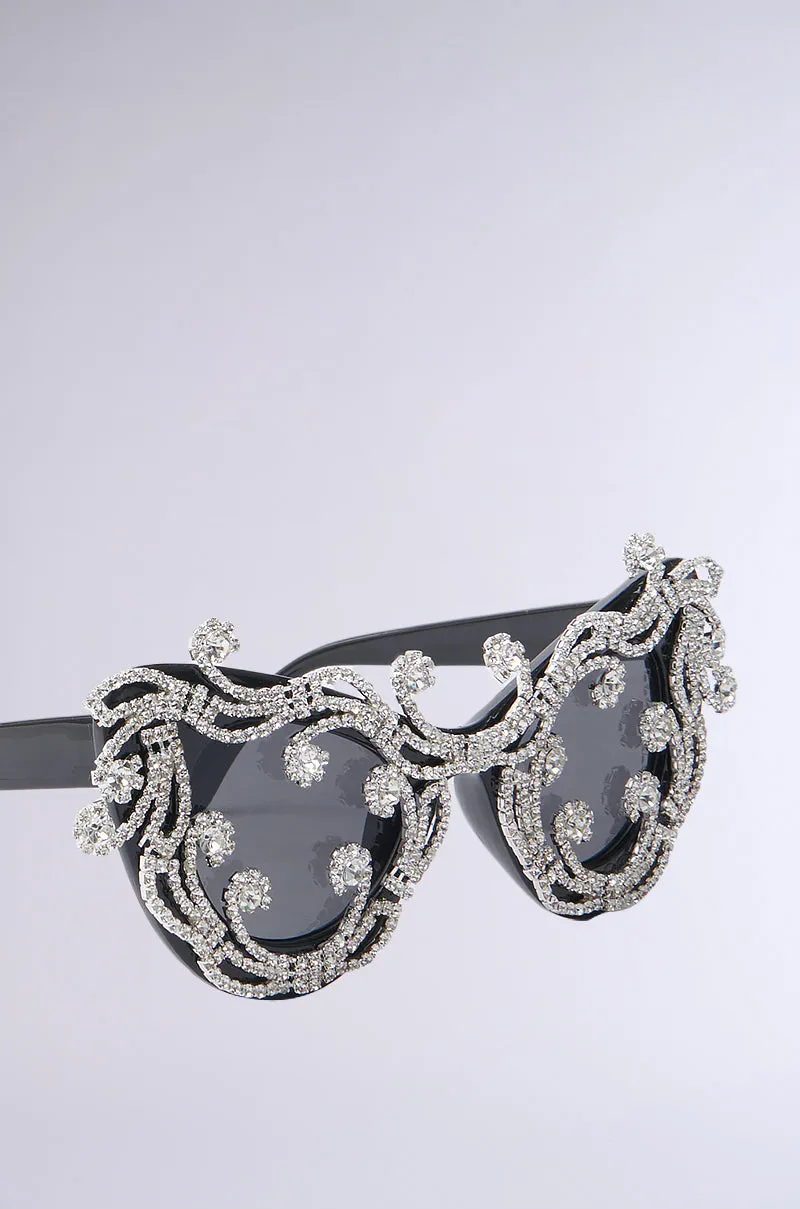 OVER THE TOP SUNGLASSES sold by AKIRA product image thumbnail 5