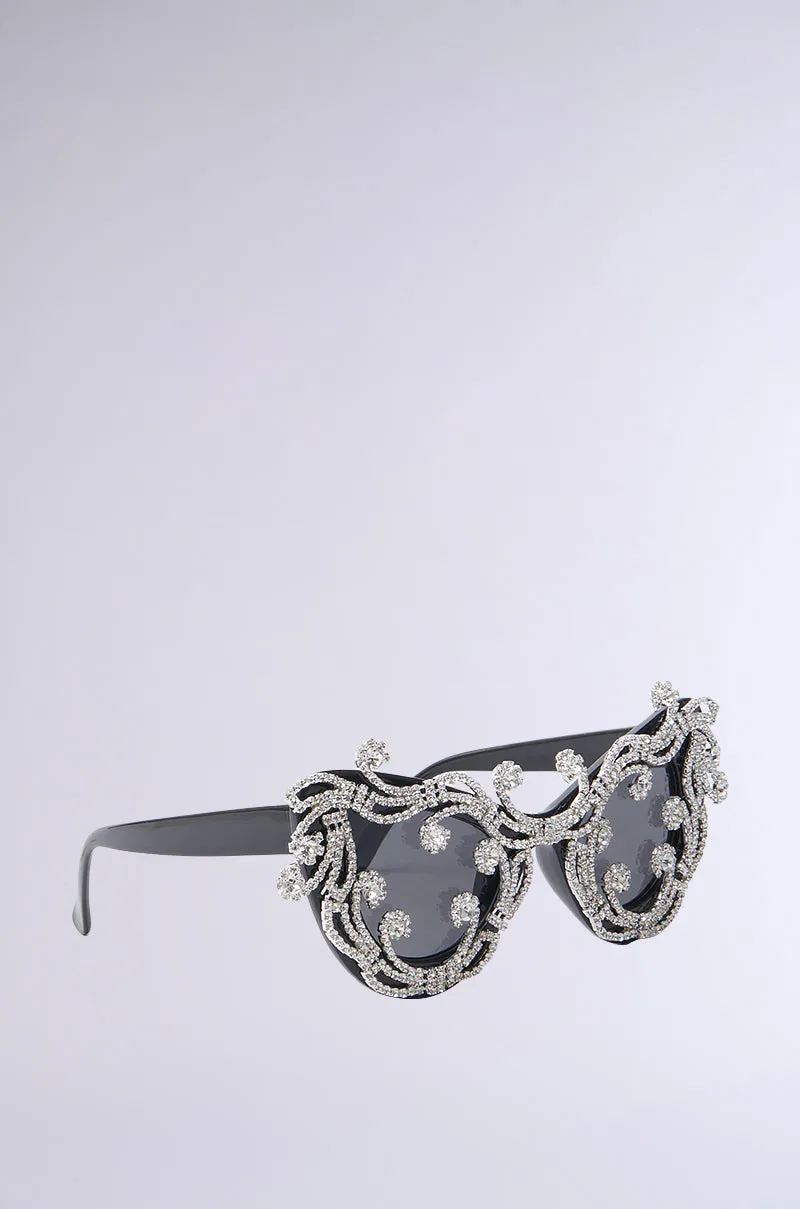 OVER THE TOP SUNGLASSES sold by AKIRA product image thumbnail 4