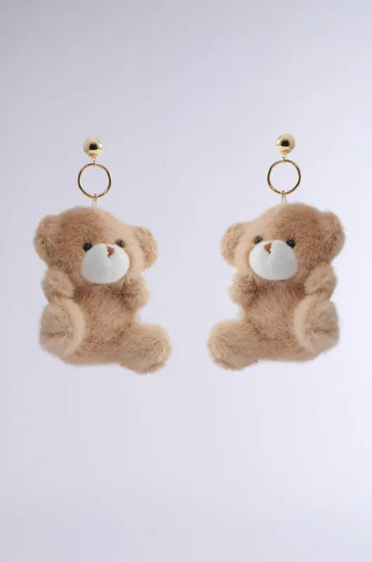 BEAR WITH ME EARRING sold by AKIRA