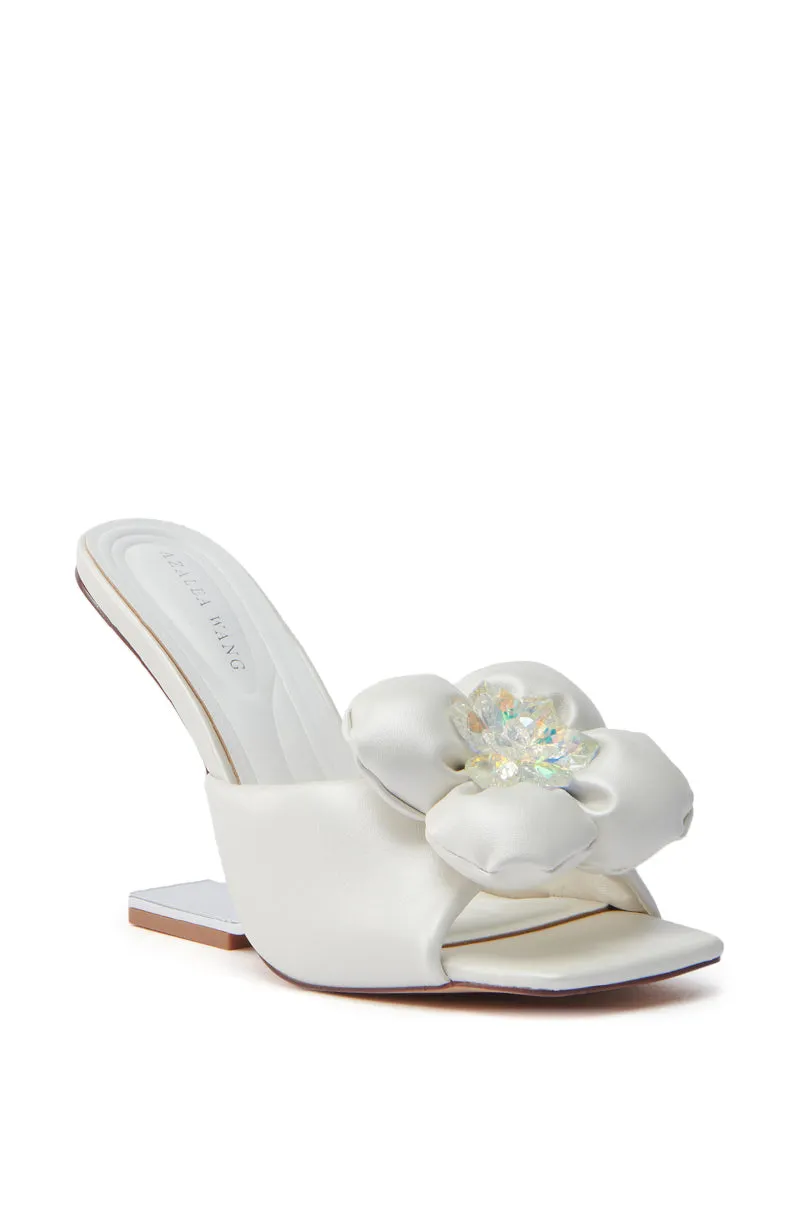 AZALEA WANG LOUSINE WEDGE WHITE SANDAL sold by AKIRA product image thumbnail 4