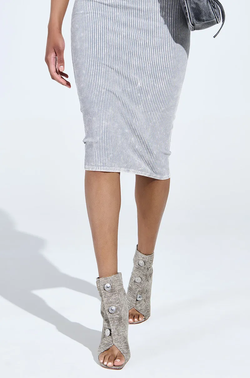 AZALEA WANG TANDY GREY DENIM OPEN TOE BOOTIE sold by AKIRA product image thumbnail 2