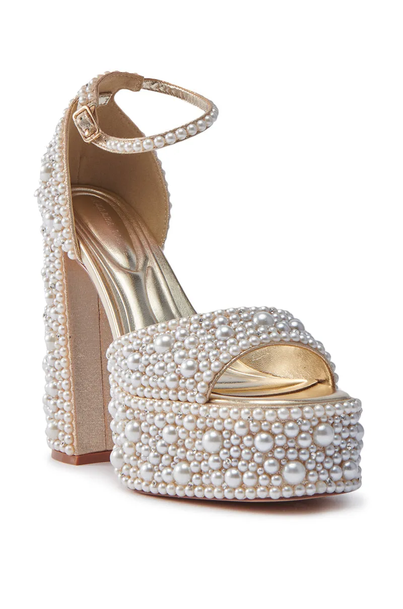 AZALEA WANG ELENAOR GOLD PEARL CHUNKY SANDAL sold by AKIRA product image thumbnail 4
