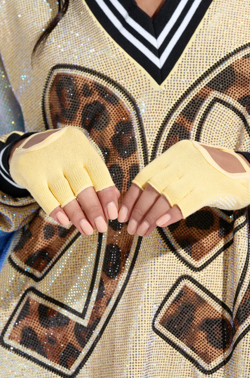 TOO TRENDY GLOVES sold by AKIRA product image thumbnail 2