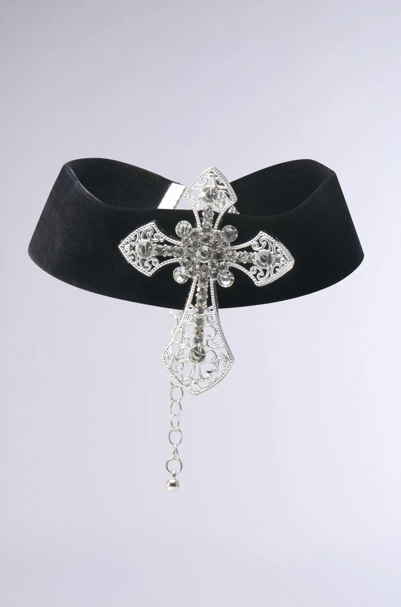 SO DOLCE CHOKER NECKLACE sold by AKIRA product image thumbnail 3