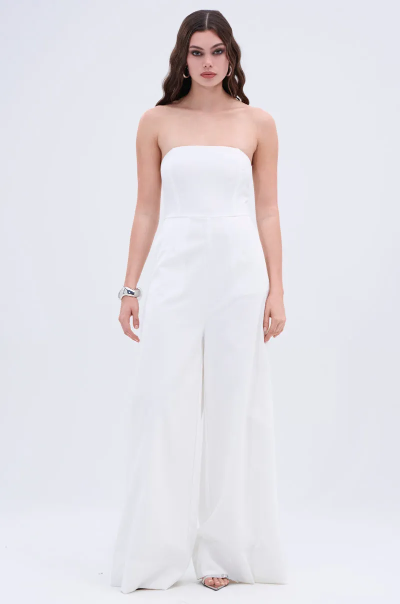 BIG BOSS ENERGY WIDE LEG JUMPSUIT IN WHITE sold by AKIRA product image thumbnail 4