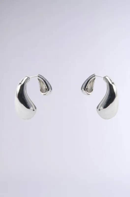 HOT GIRL EARRING sold by AKIRA