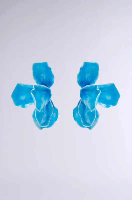 NO BLUES EARRING sold by AKIRA