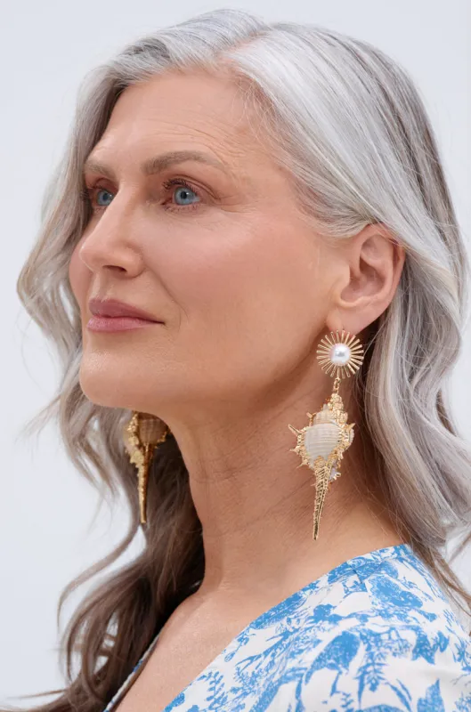 TO THE SHORE EARRING sold by AKIRA