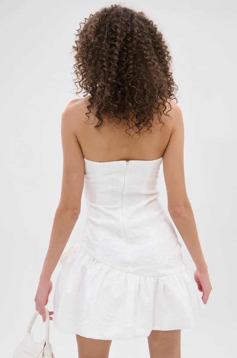 GARDEN PARTY MINI DRESS IN WHITE sold by AKIRA product image thumbnail 5