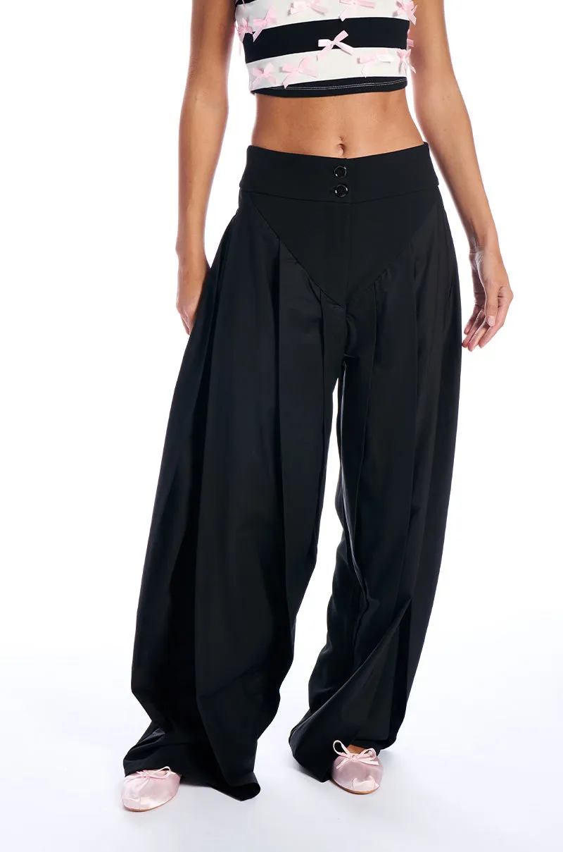AMBER WIDE LEG PLEATED TROUSER PANT sold by AKIRA