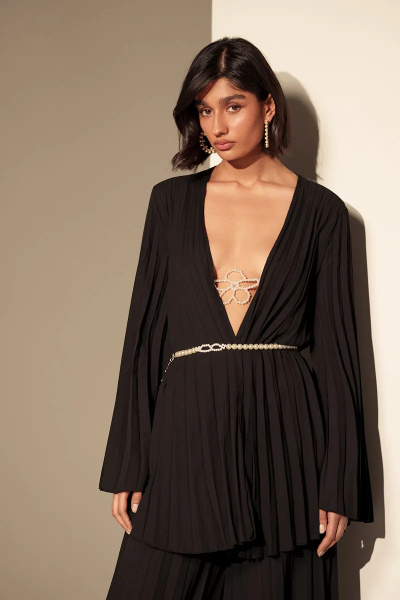 QUEEN OF EVERYTHING BLOUSE sold by AKIRA