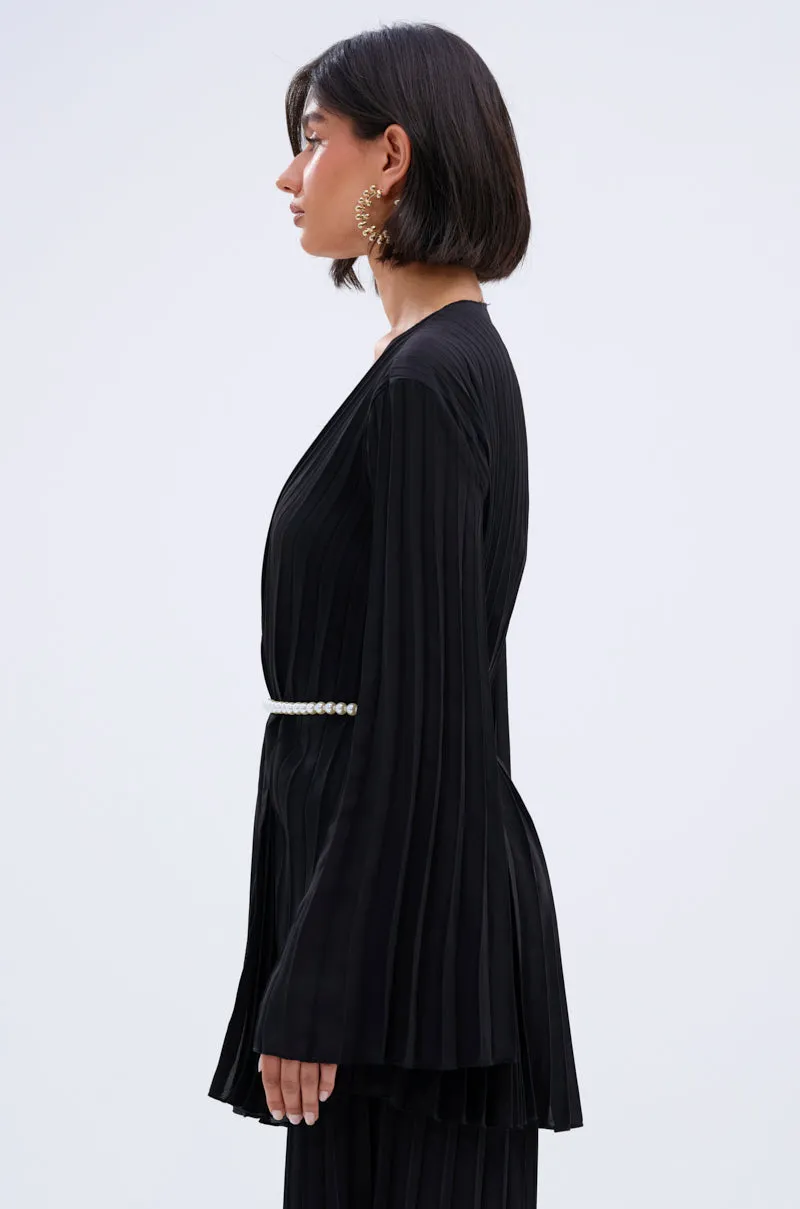 QUEEN OF EVERYTHING BLOUSE sold by AKIRA product image thumbnail 4