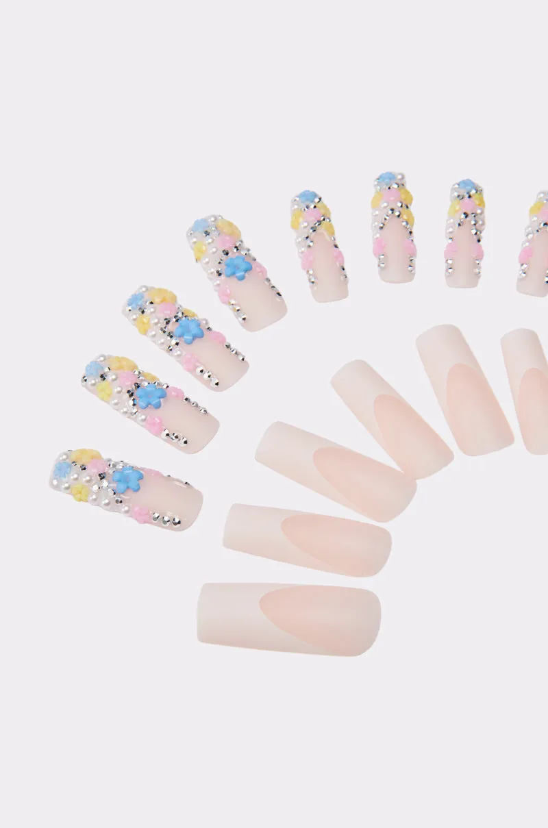 FLOWER POWER FALSE NAILS sold by AKIRA product image thumbnail 2