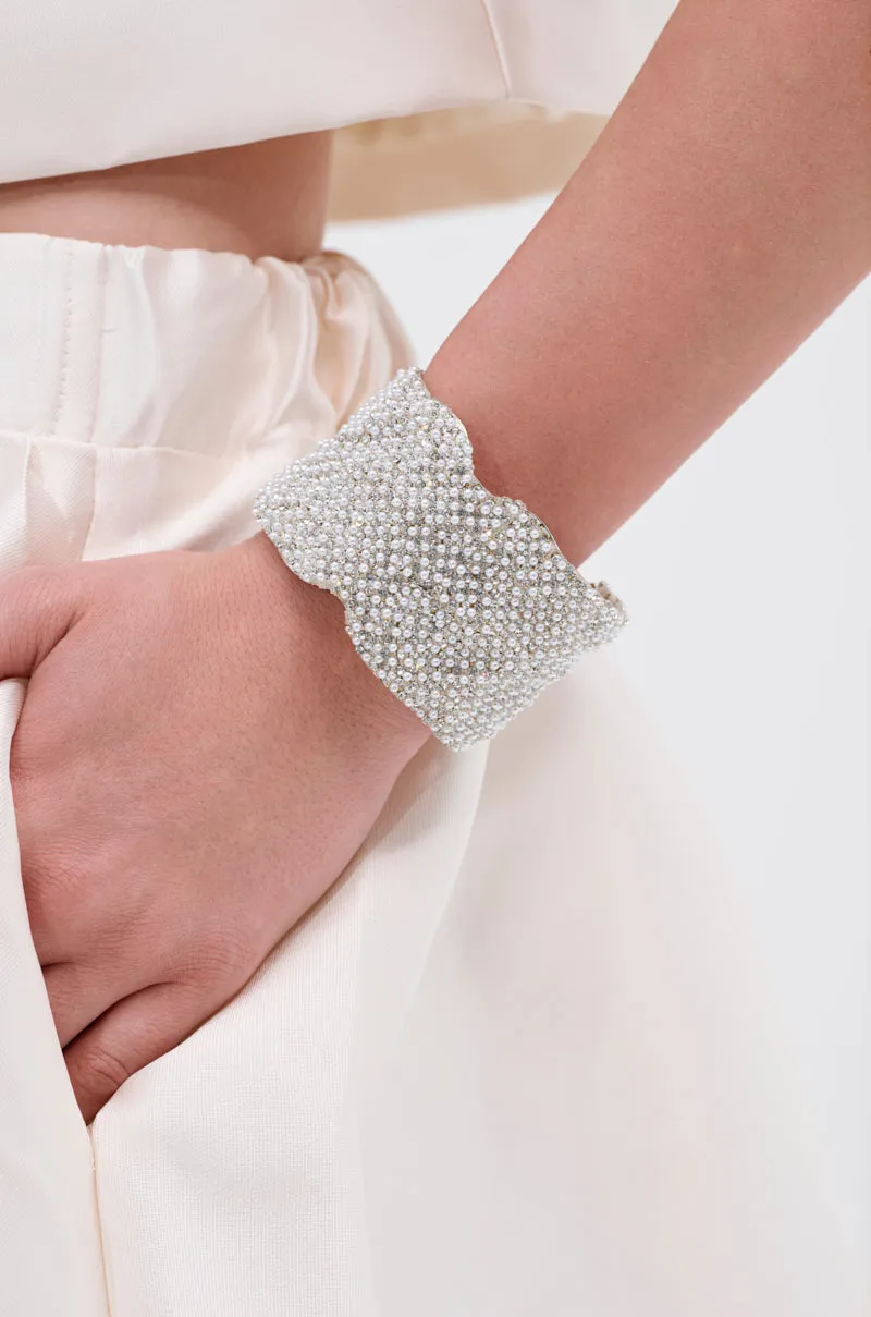 CATCHING FLIGHT BRACELET sold by AKIRA product image thumbnail 2