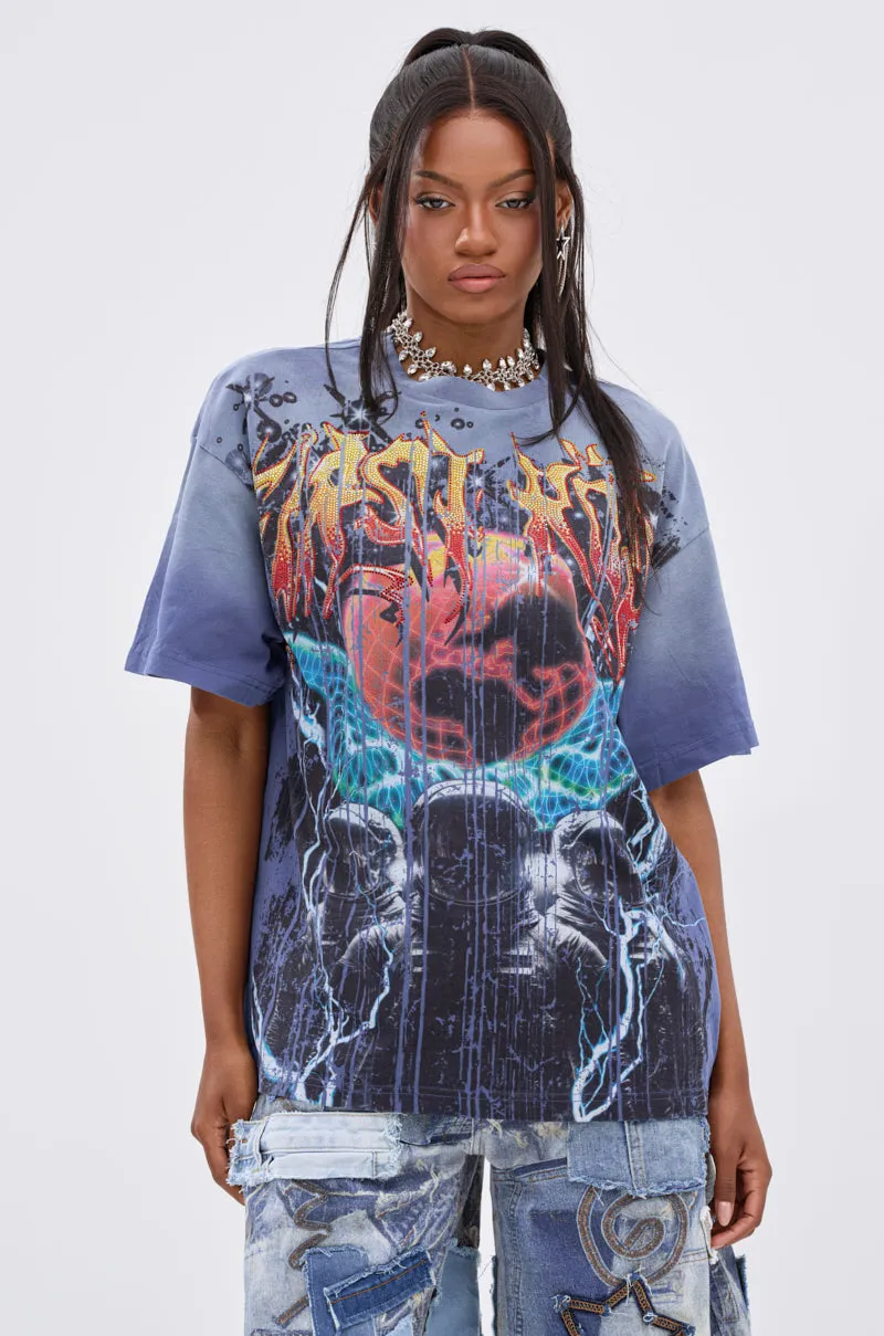 IRREVERENT OVERSIZED GRAPHIC TEE sold by AKIRA