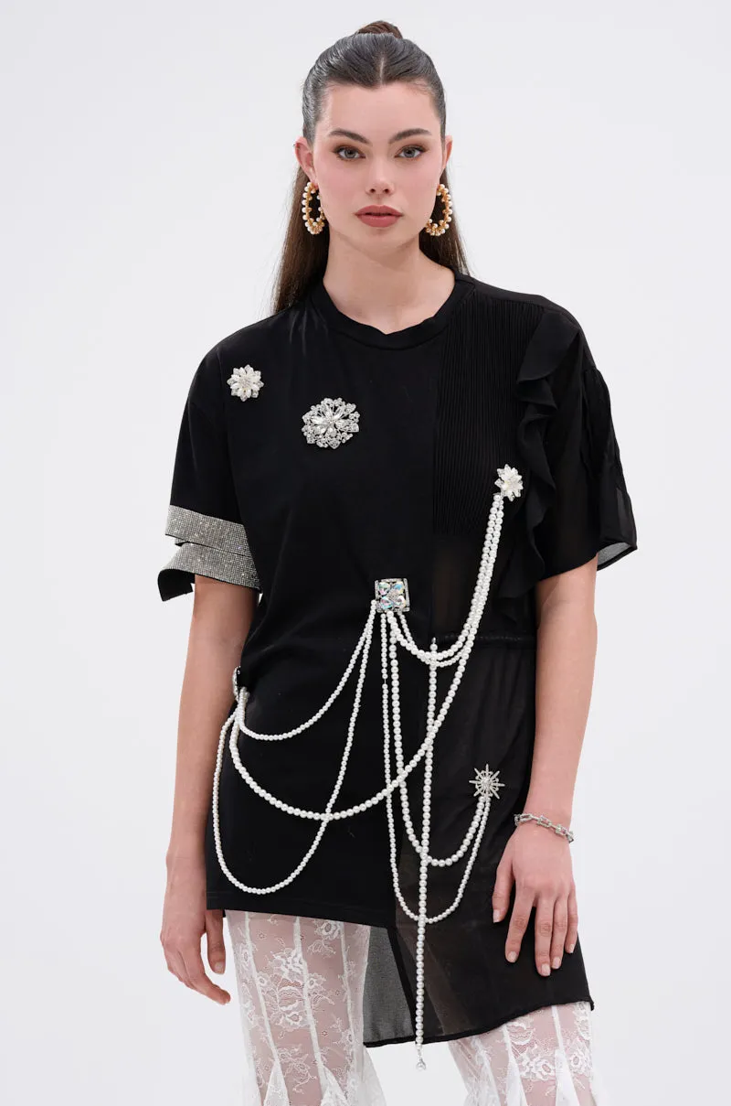 PEARL QUEEN OVERSIZED TEE sold by AKIRA