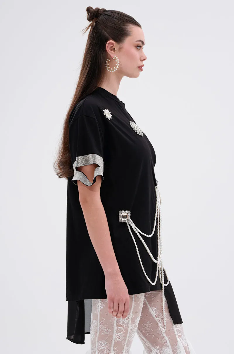 PEARL QUEEN OVERSIZED TEE sold by AKIRA product image thumbnail 3