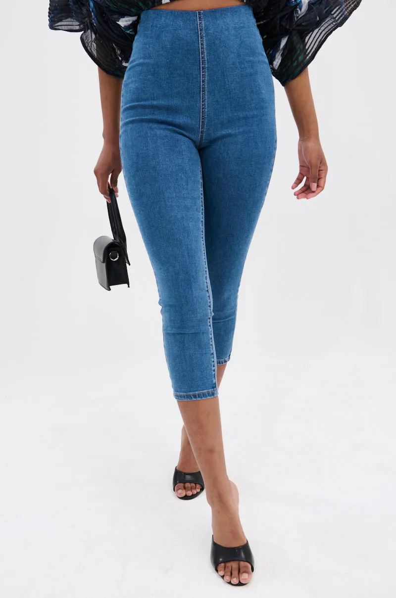 FLEX FIT MEDIUM WASH CAPRI sold by AKIRA product image thumbnail 3