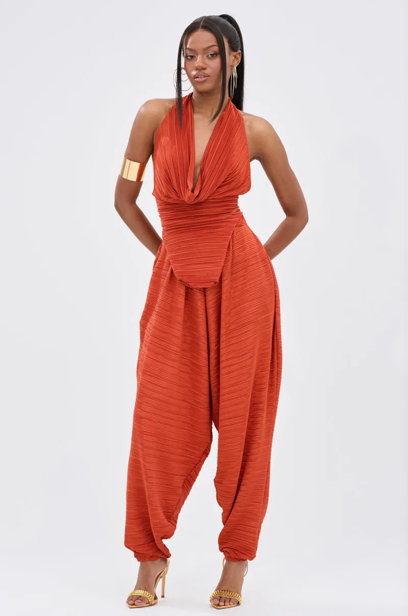 MAYAH WIDE LEG PLISSE PANT IN RED sold by AKIRA product image thumbnail 5