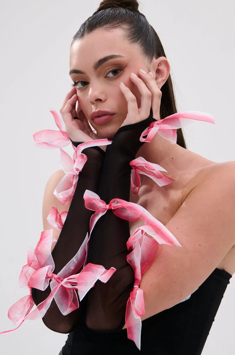 BOW DOWN FINGERLESS GLOVES sold by AKIRA product image thumbnail 3