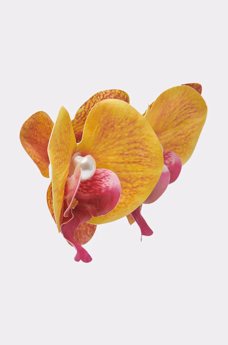 NEW SEASON EARRING sold by AKIRA product image thumbnail 3