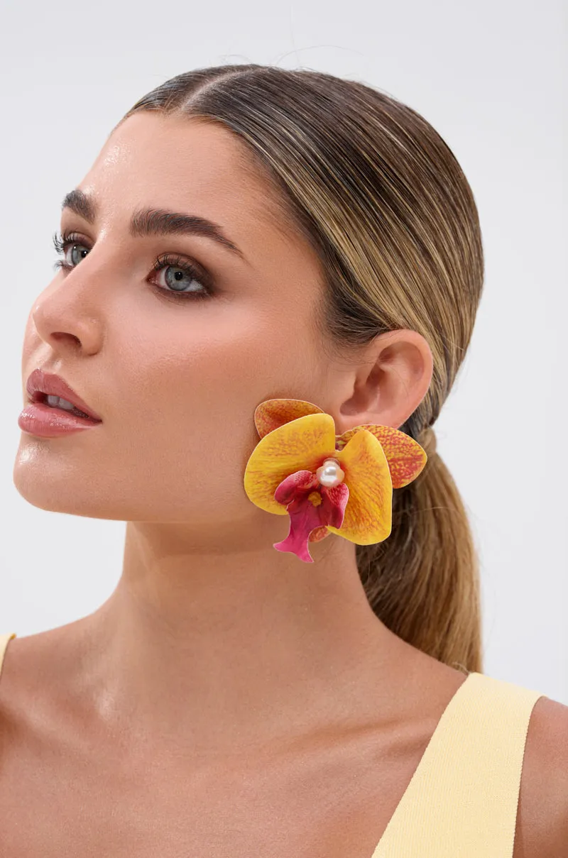 NEW SEASON EARRING sold by AKIRA product image thumbnail 2