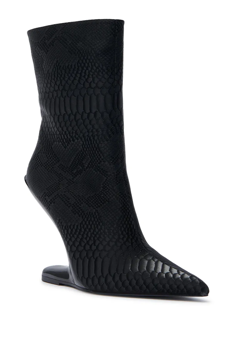 AZALEA WANG GLACIELLE BLACK CROC BOOTIE sold by AKIRA product image thumbnail 5