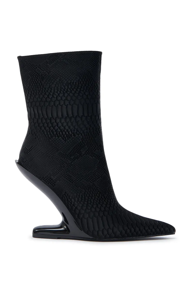 AZALEA WANG GLACIELLE BLACK CROC BOOTIE sold by AKIRA product image thumbnail 4