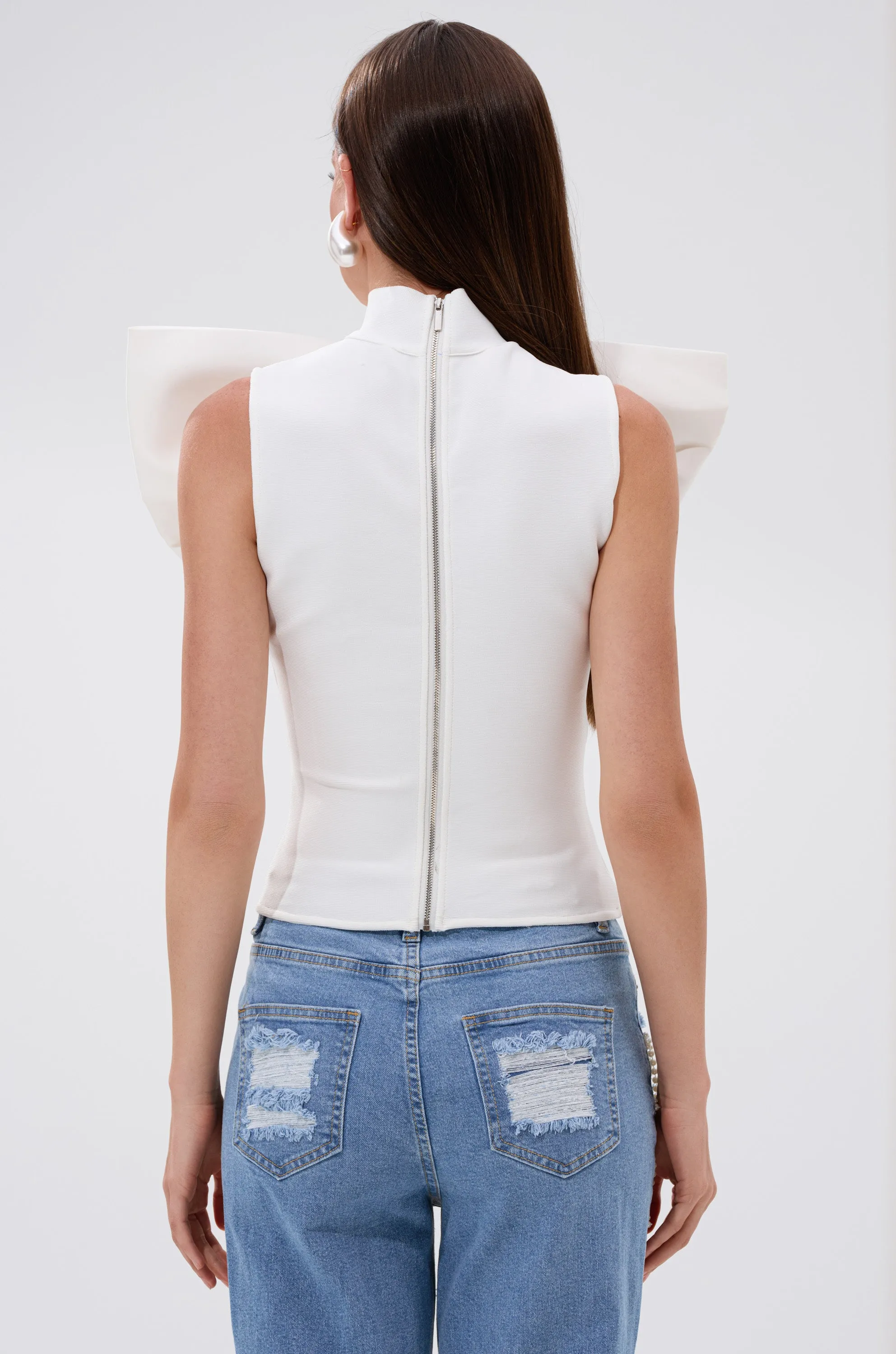 CUTIE BOW TOP IN WHITE sold by AKIRA product image thumbnail 5