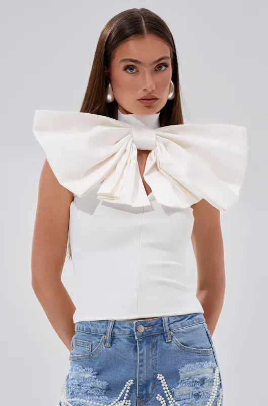 CUTIE BOW TOP IN WHITE sold by AKIRA