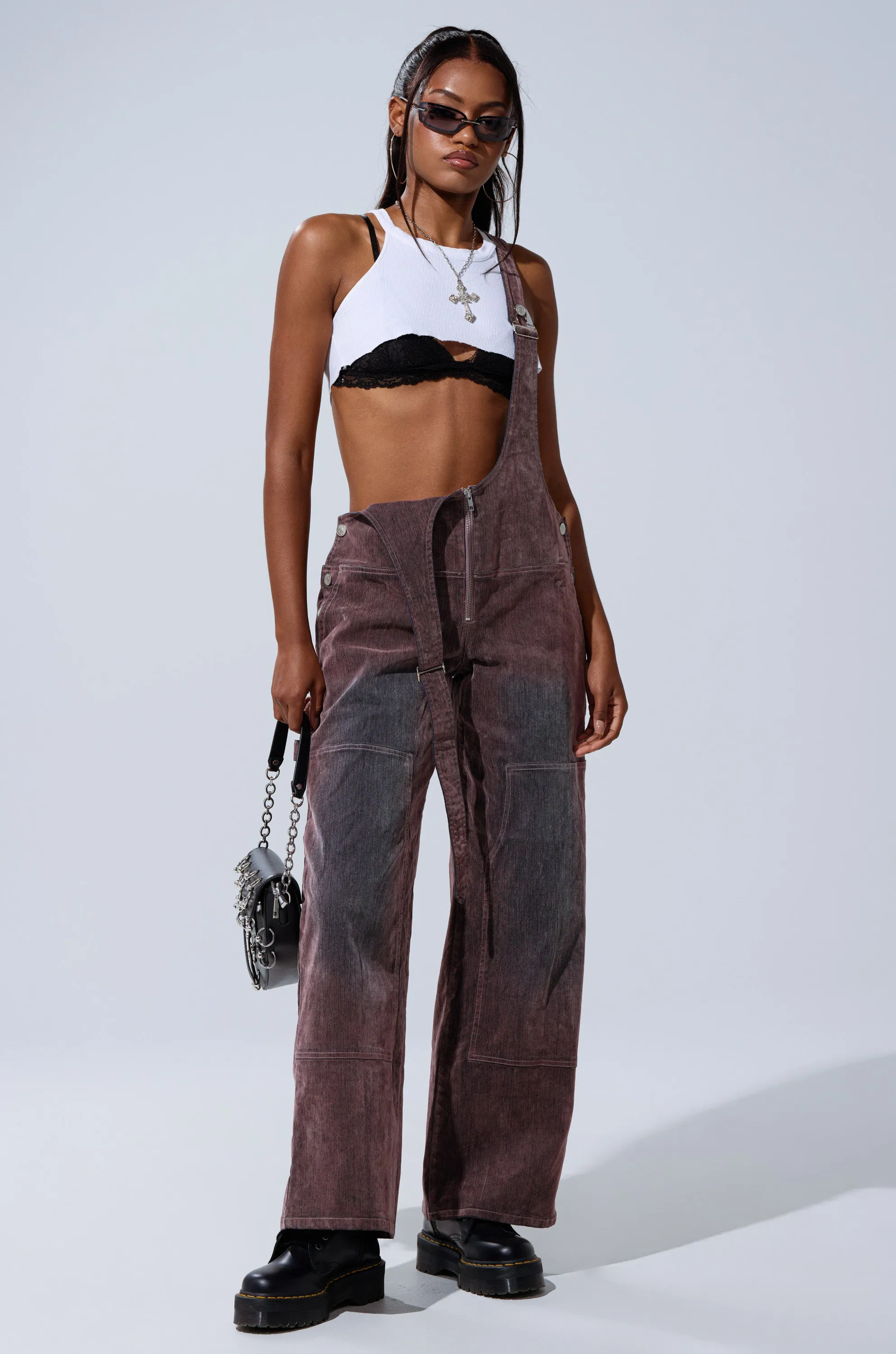 DOUBLE KNEE TEXTURED DENIM OVERALLS sold by AKIRA product image thumbnail 4