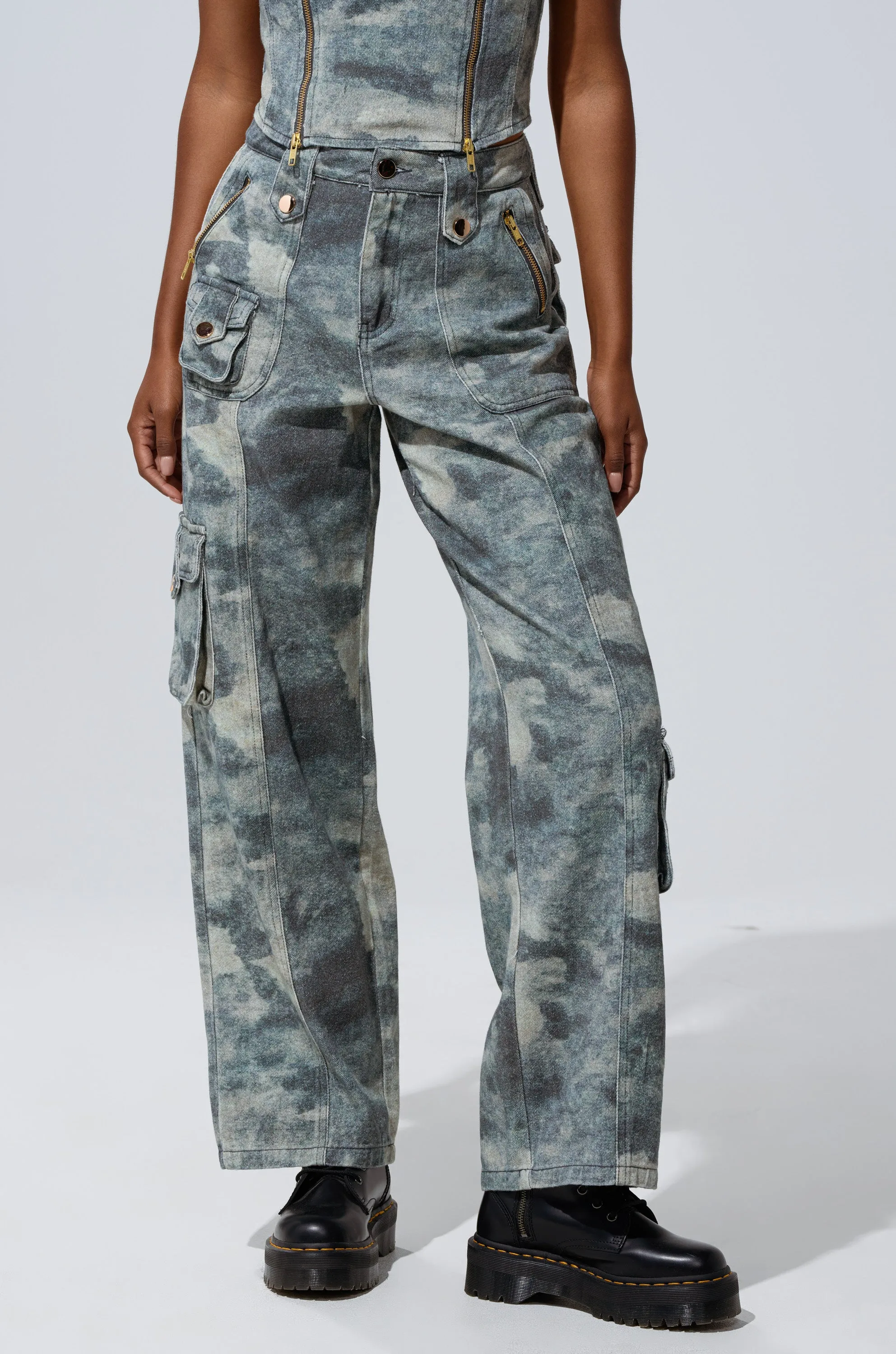 STEPH CAMO DENIM RELAXED PANT sold by AKIRA product image thumbnail 3
