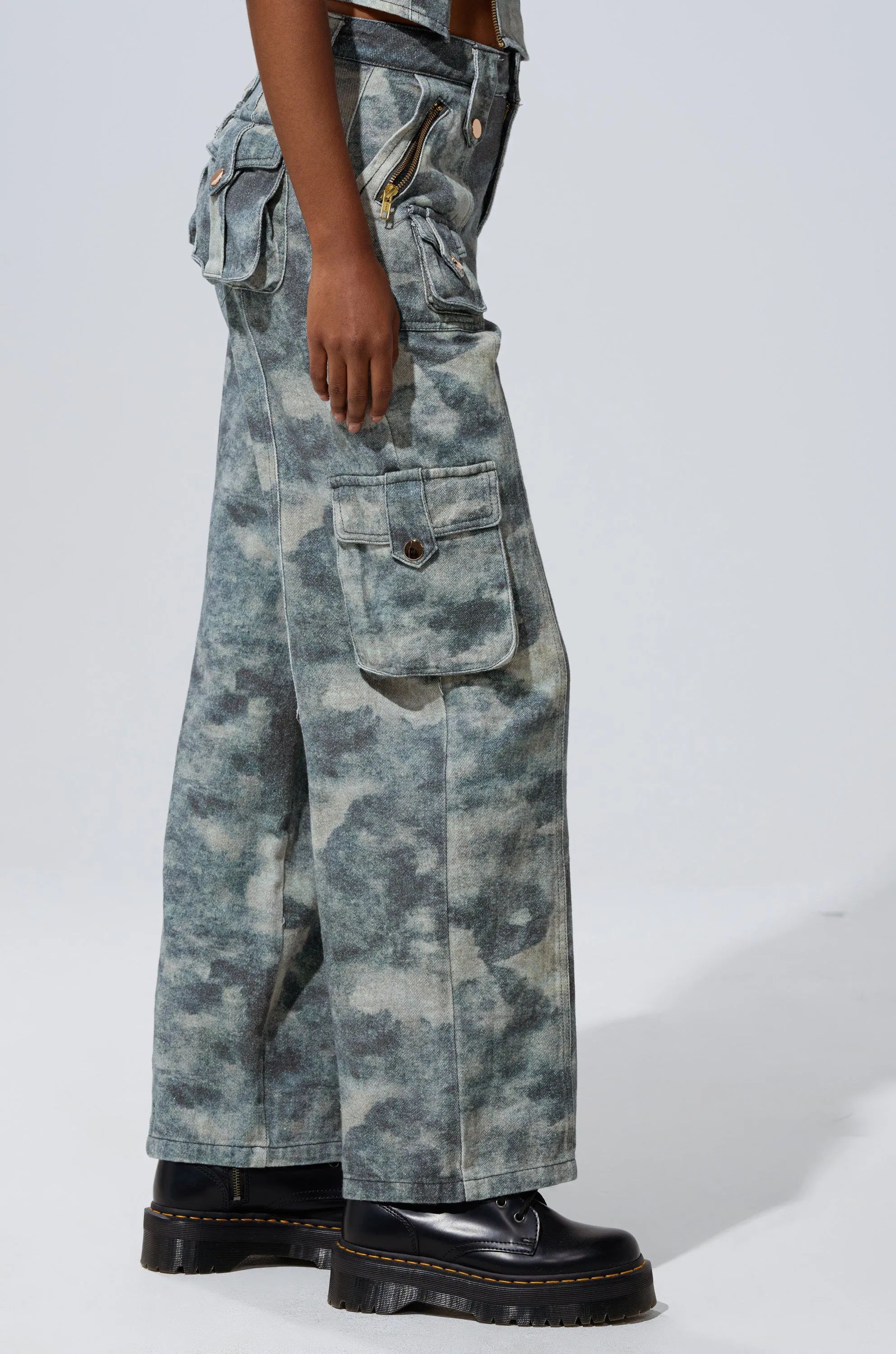 STEPH CAMO DENIM RELAXED PANT sold by AKIRA product image thumbnail 5