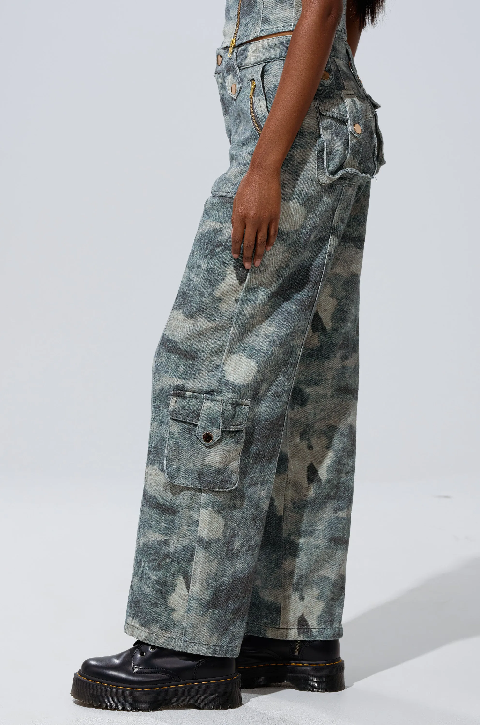 STEPH CAMO DENIM RELAXED PANT sold by AKIRA product image thumbnail 4