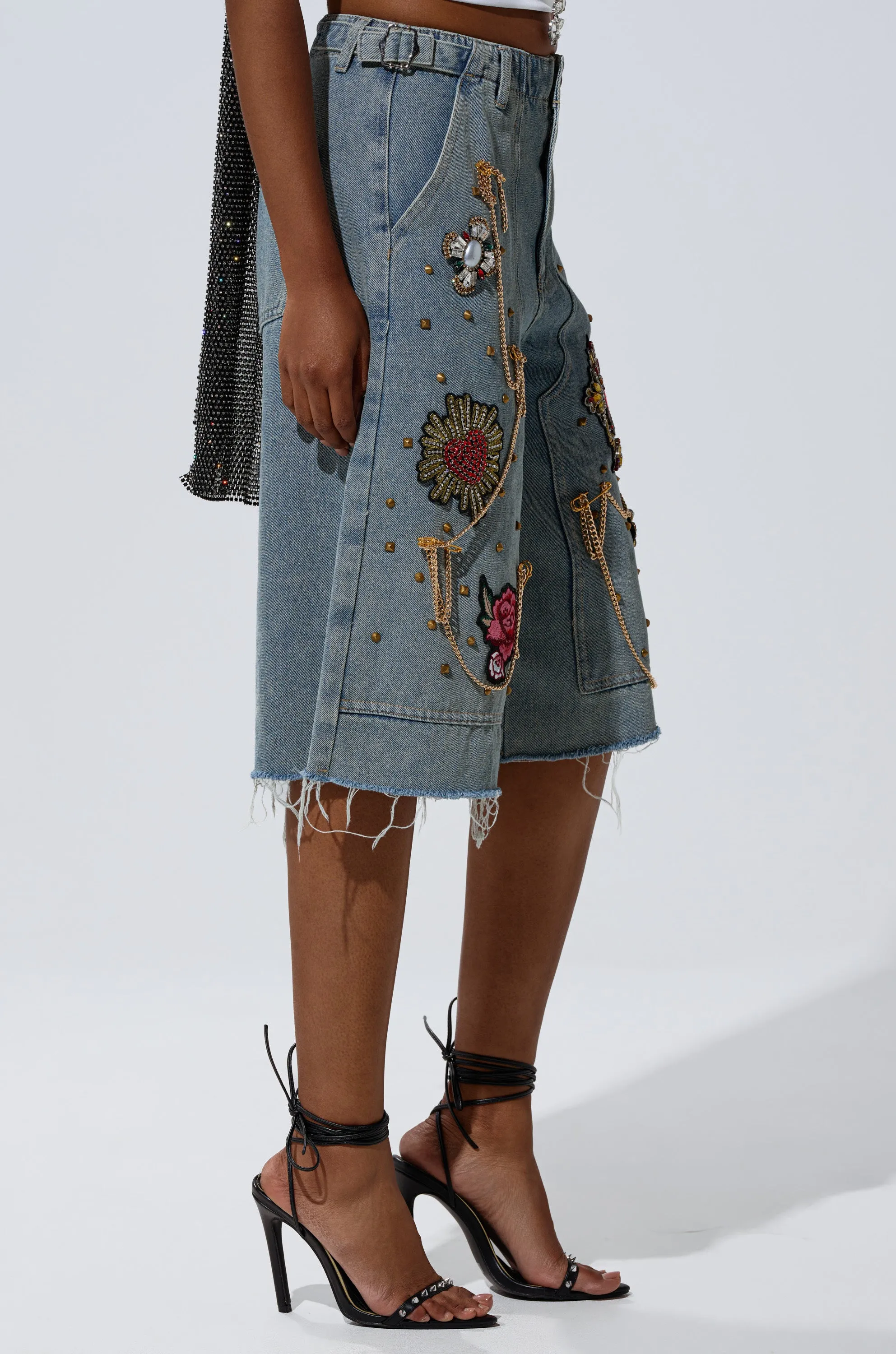 COOL GIRL LIKE ME BERMUDA SHORT sold by AKIRA product image thumbnail 4