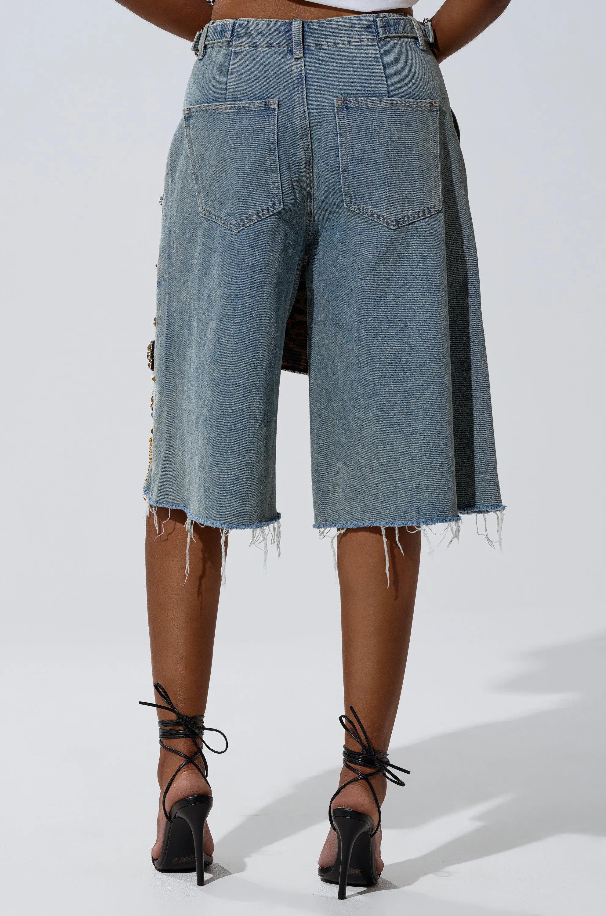 COOL GIRL LIKE ME BERMUDA SHORT sold by AKIRA product image thumbnail 5