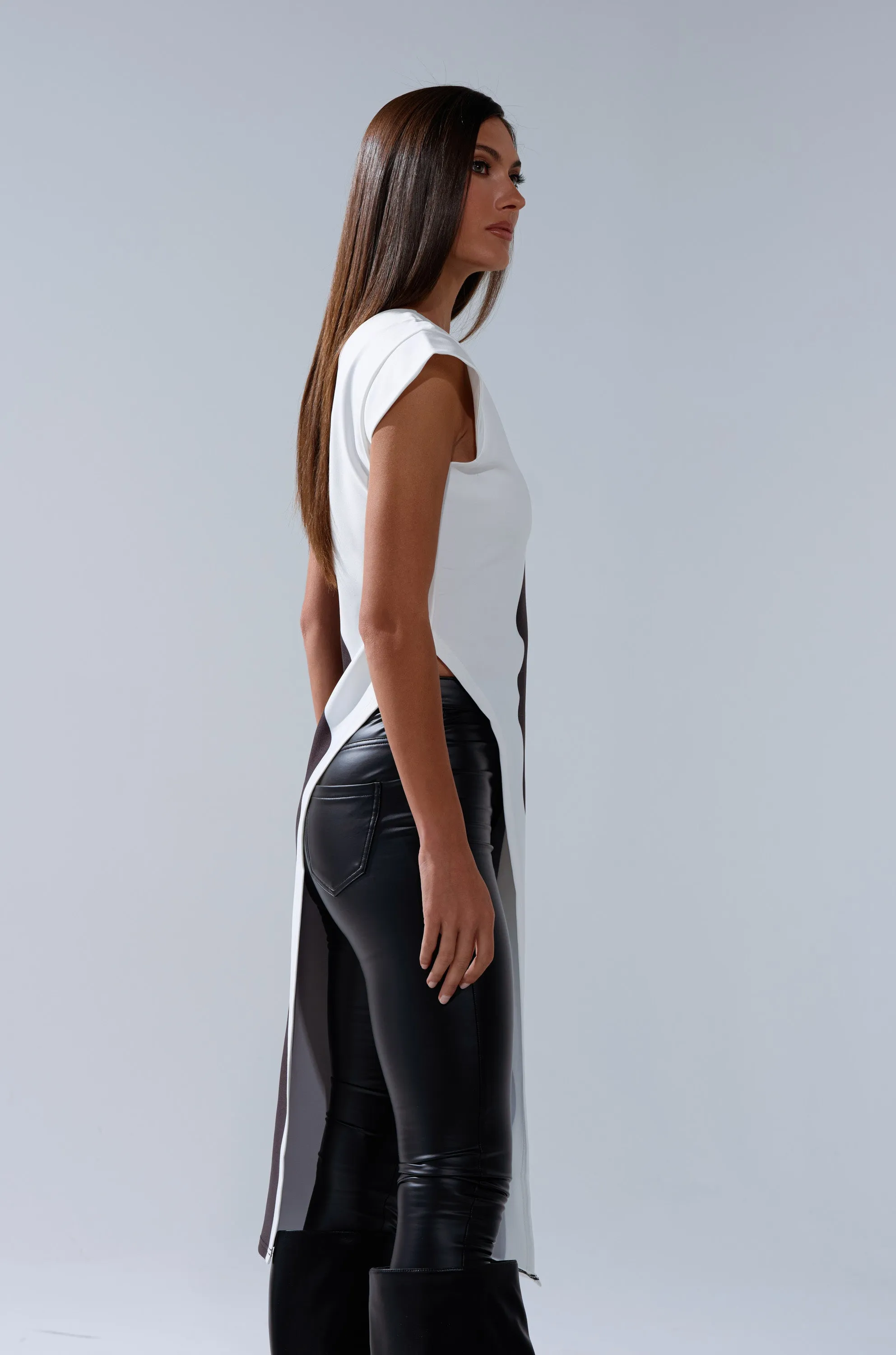 SILHOUETTE LONGLINE TEE sold by AKIRA product image thumbnail 5