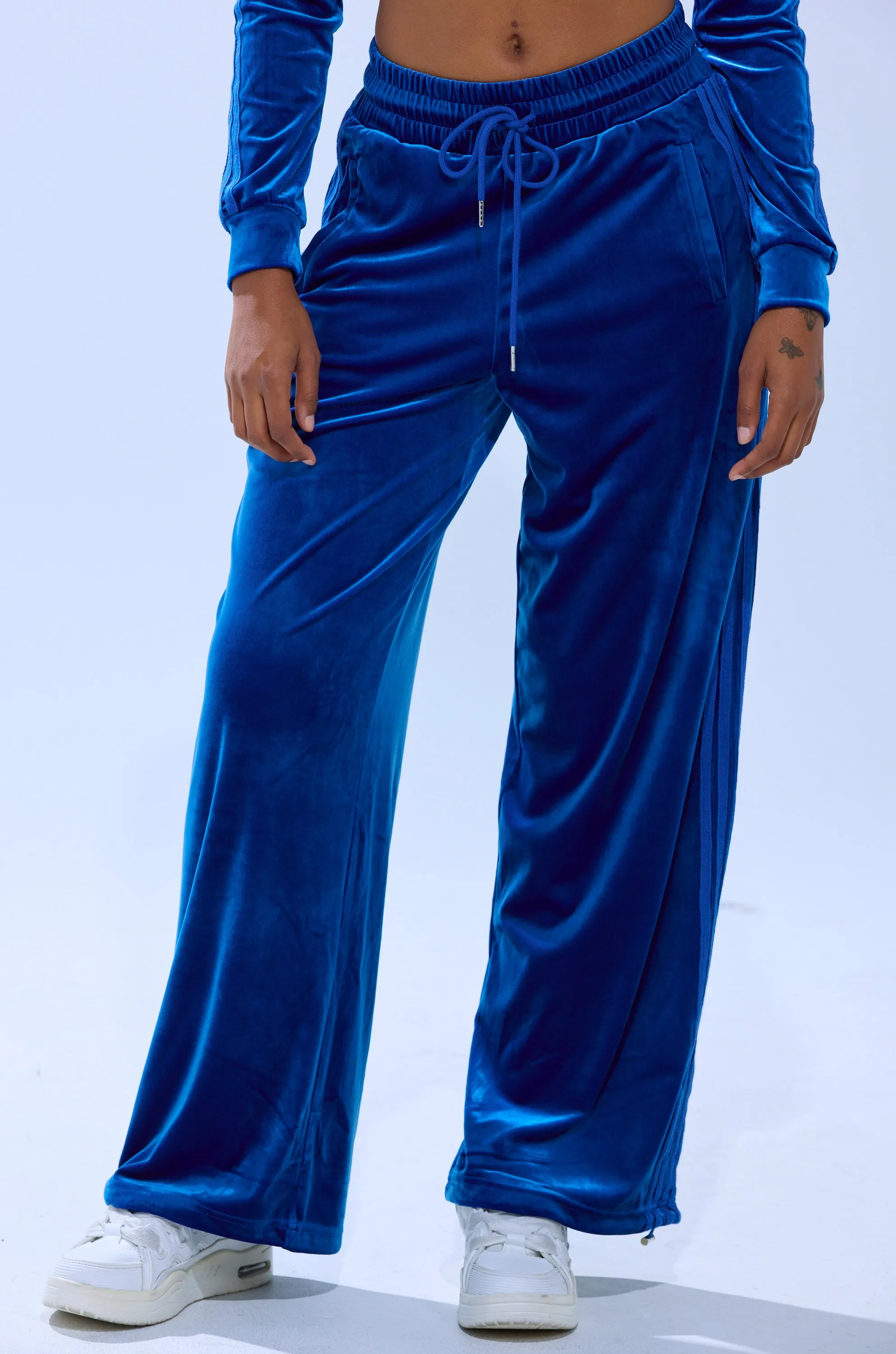 ELECTRIC BLUES WIDE LEG JOGGER sold by AKIRA product image thumbnail 2