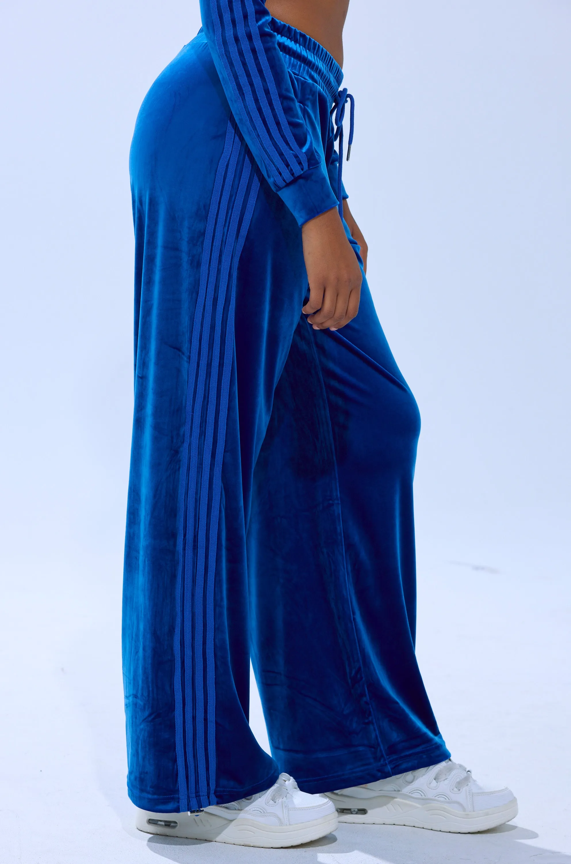 ELECTRIC BLUES WIDE LEG JOGGER sold by AKIRA product image thumbnail 4