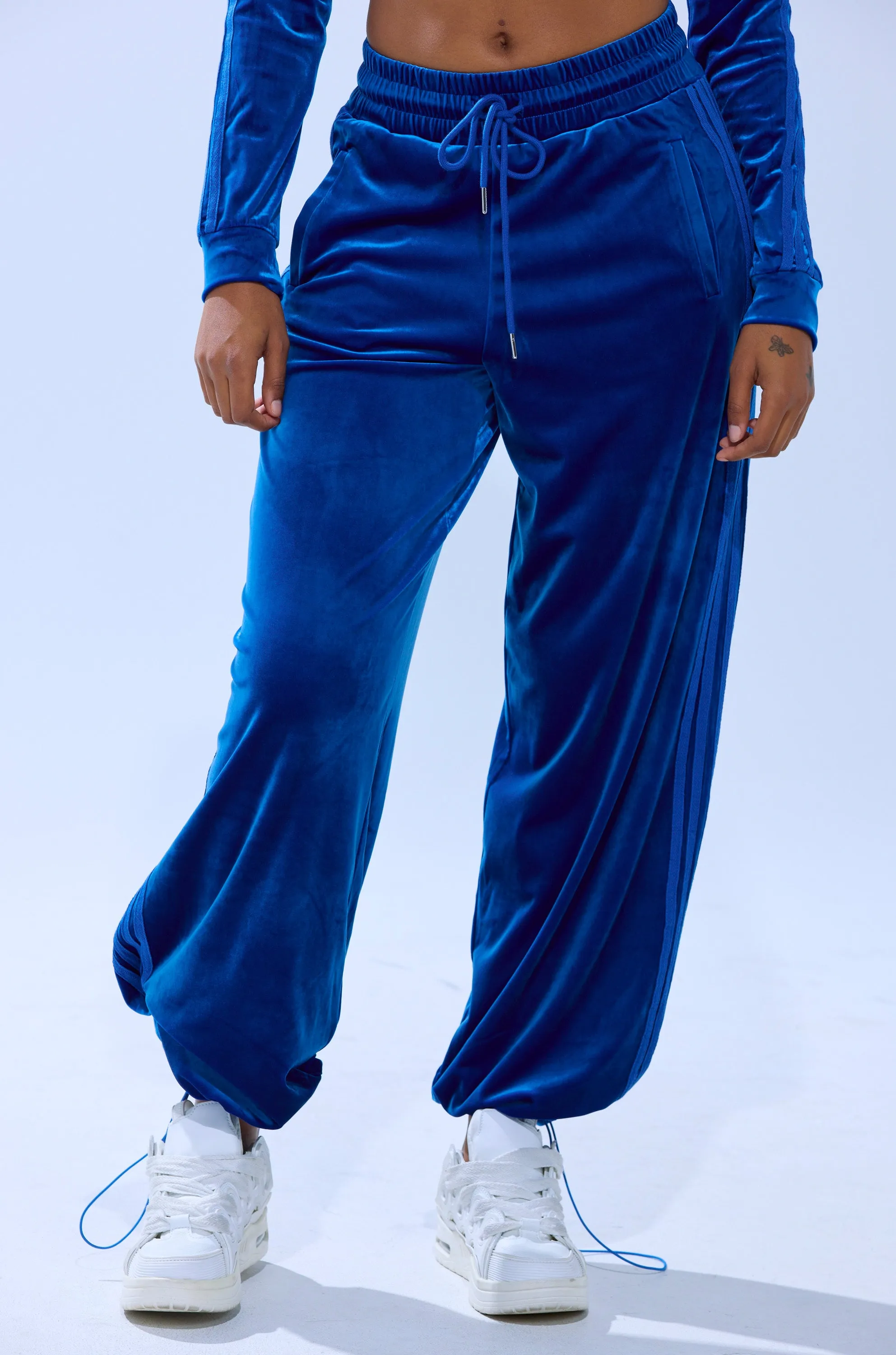 ELECTRIC BLUES WIDE LEG JOGGER sold by AKIRA product image thumbnail 3