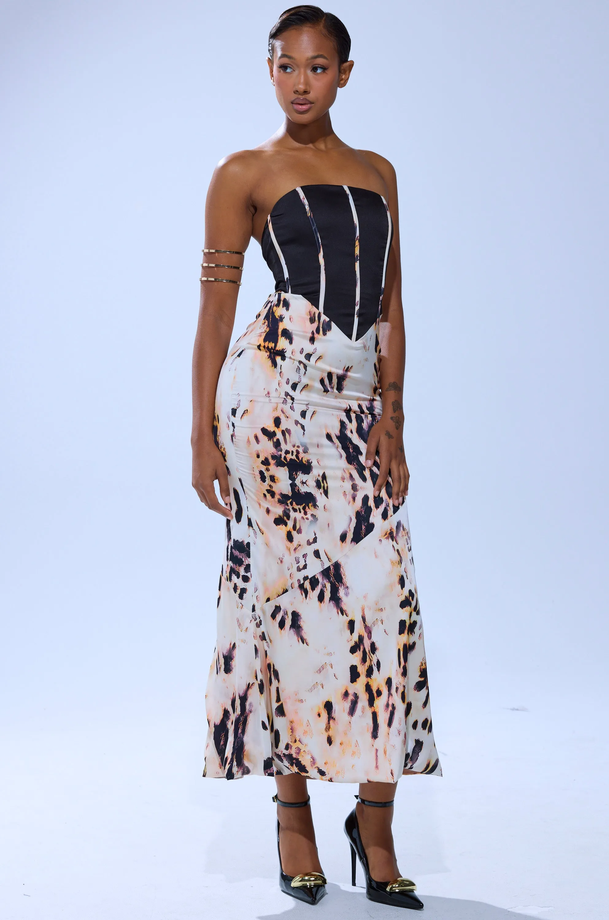 THE REAL DEAL PRINTED MAXI DRESS sold by AKIRA product image thumbnail 2