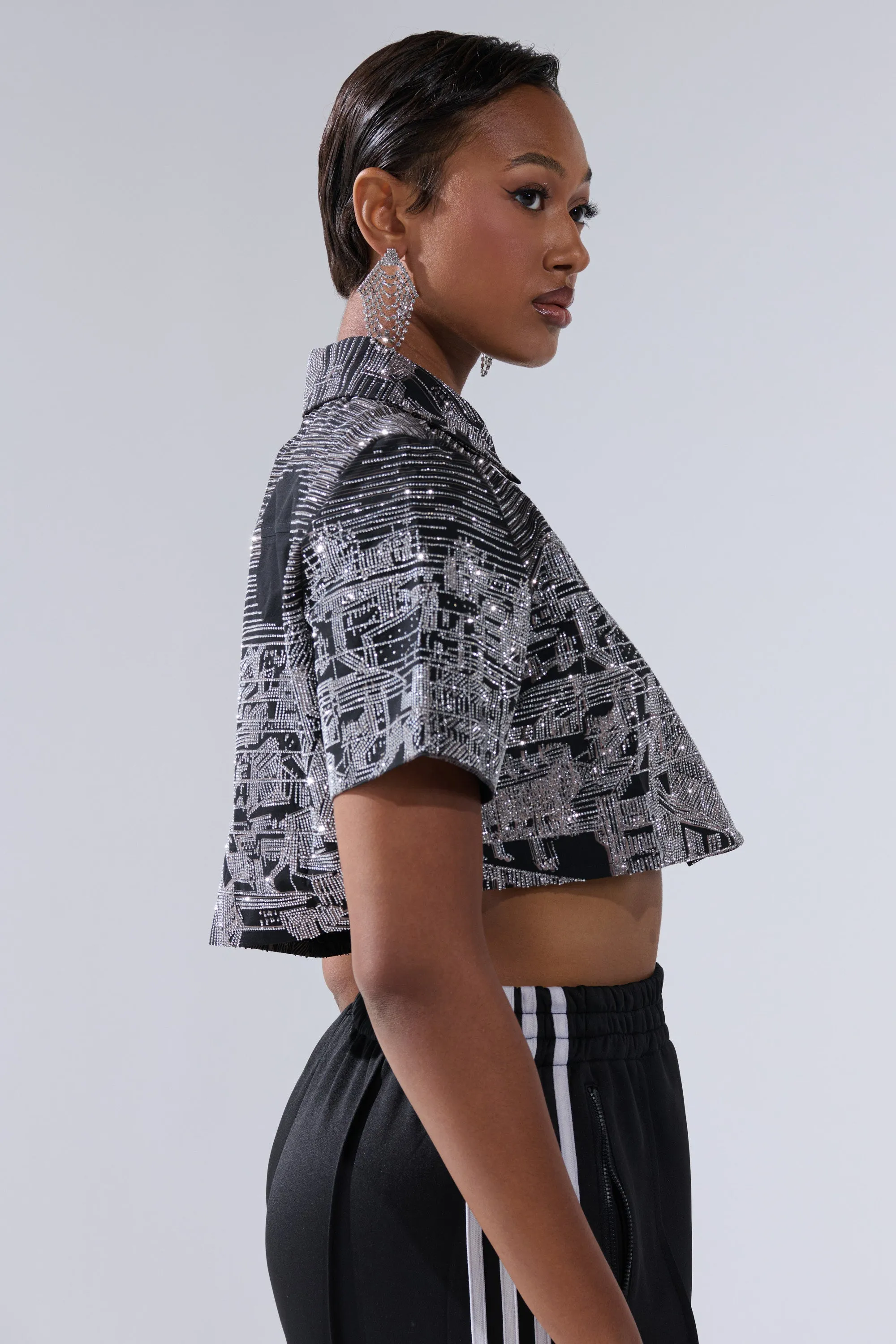 ALL AROUND THE WORLD BUTTON DOWN TOP IN BLACK sold by AKIRA product image thumbnail 3