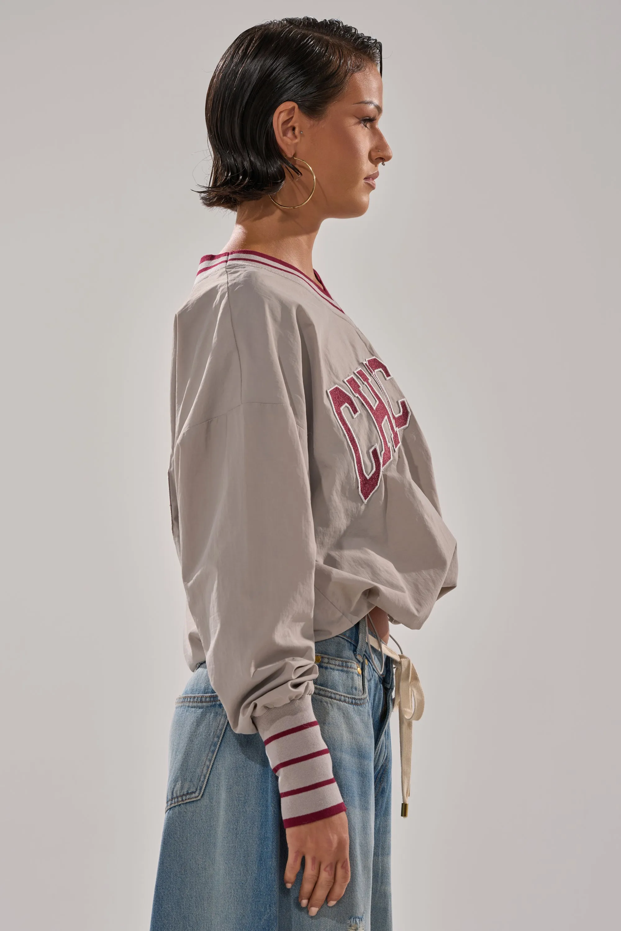 CHICAGO V-NECK SWEATSHIRT sold by AKIRA product image thumbnail 5