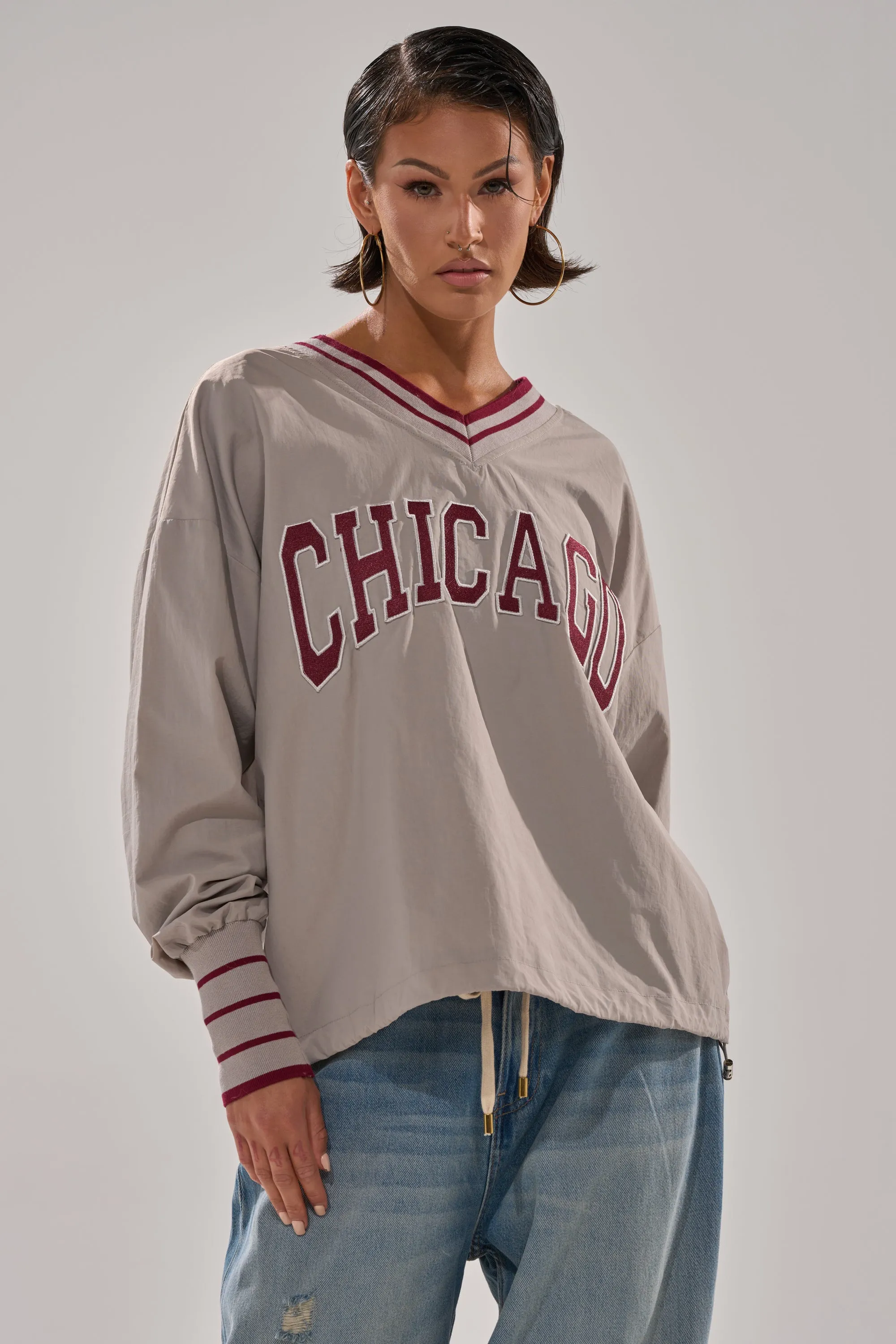 CHICAGO V-NECK SWEATSHIRT sold by AKIRA product image thumbnail 4