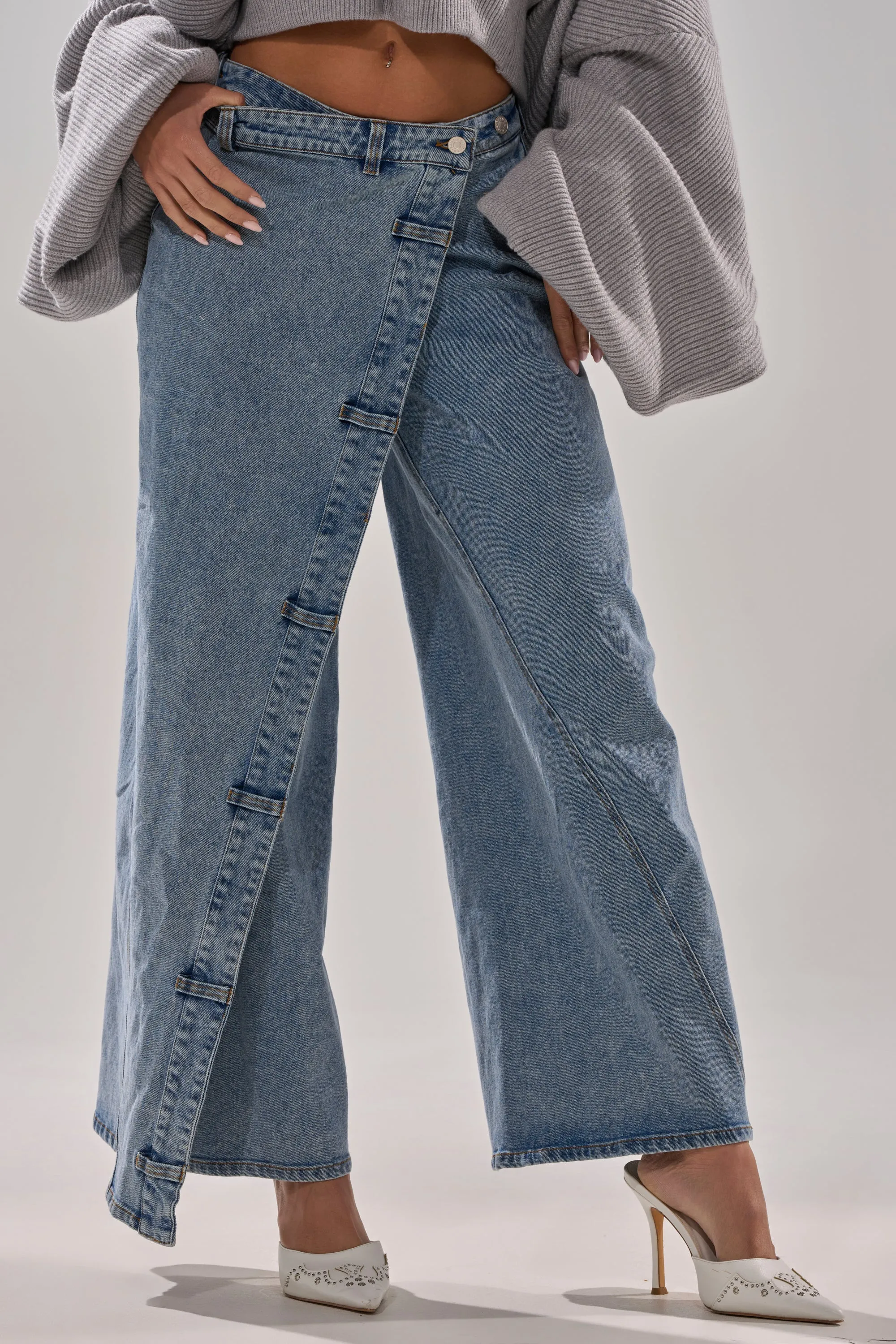 COVERED UP RELAXED DENIM PANT sold by AKIRA product image thumbnail 2