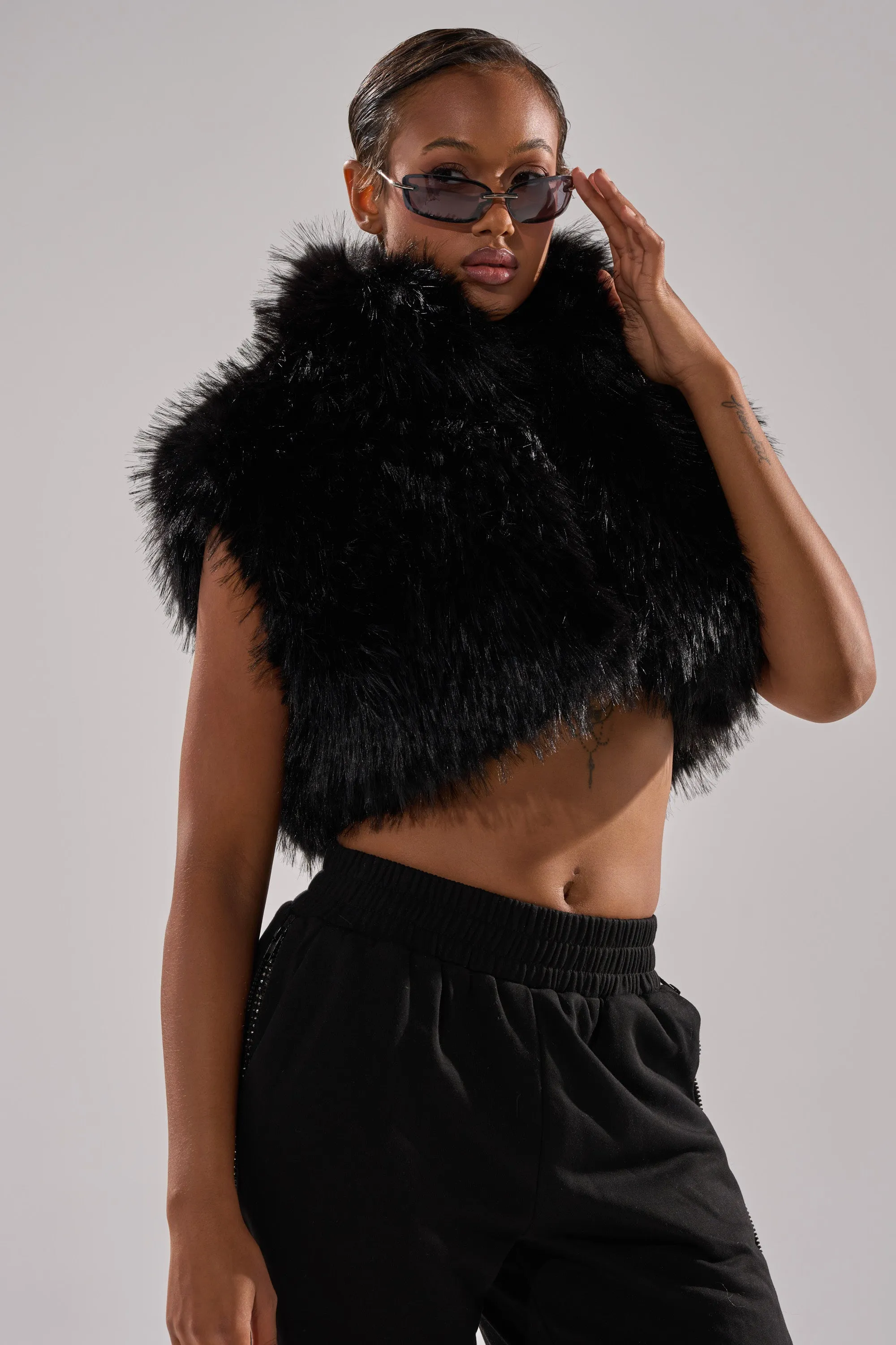 COCO CROPPED FUR VEST IN BLACK sold by AKIRA product image thumbnail 4
