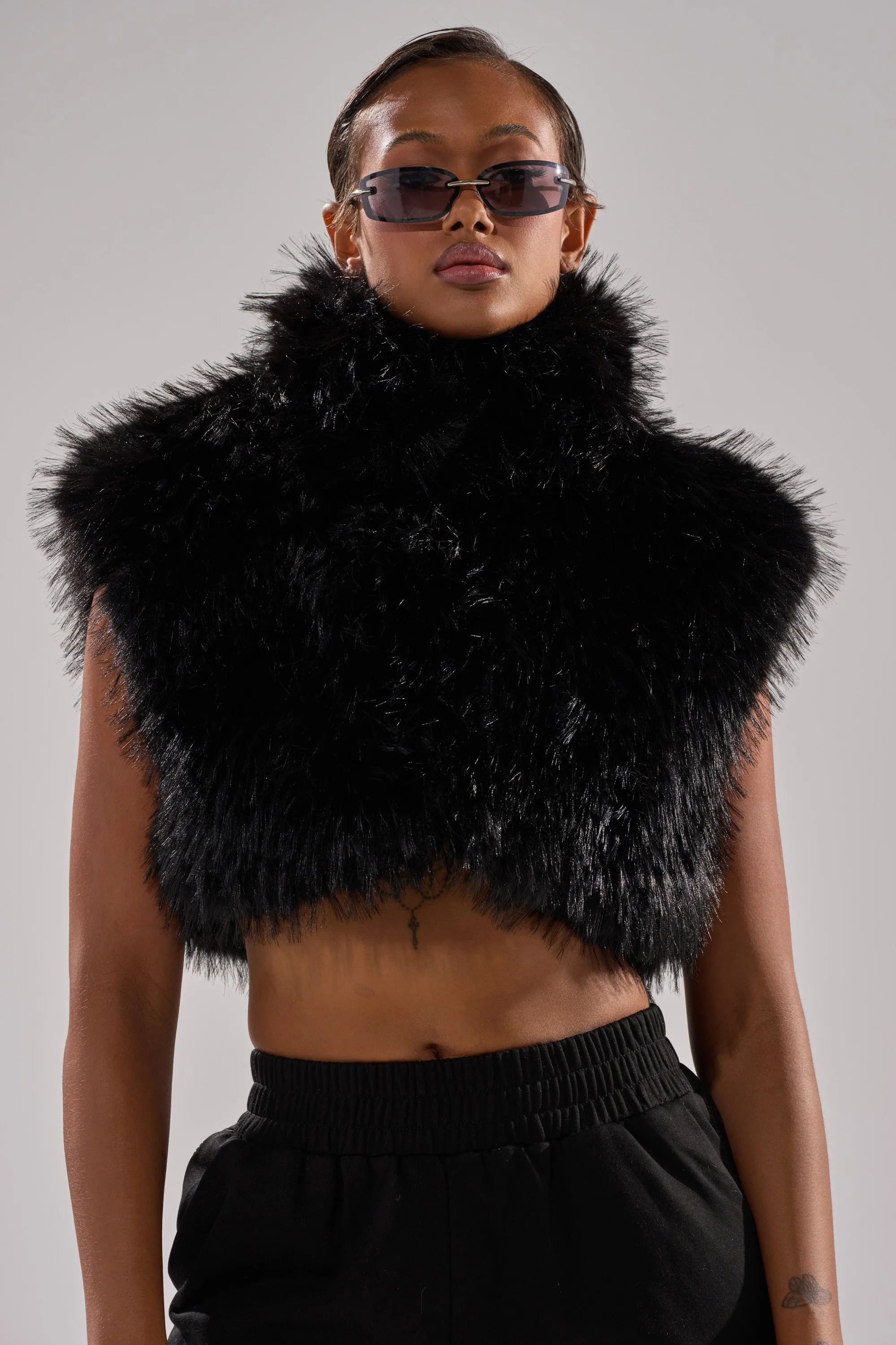 COCO CROPPED FUR VEST IN BLACK sold by AKIRA product image thumbnail 2