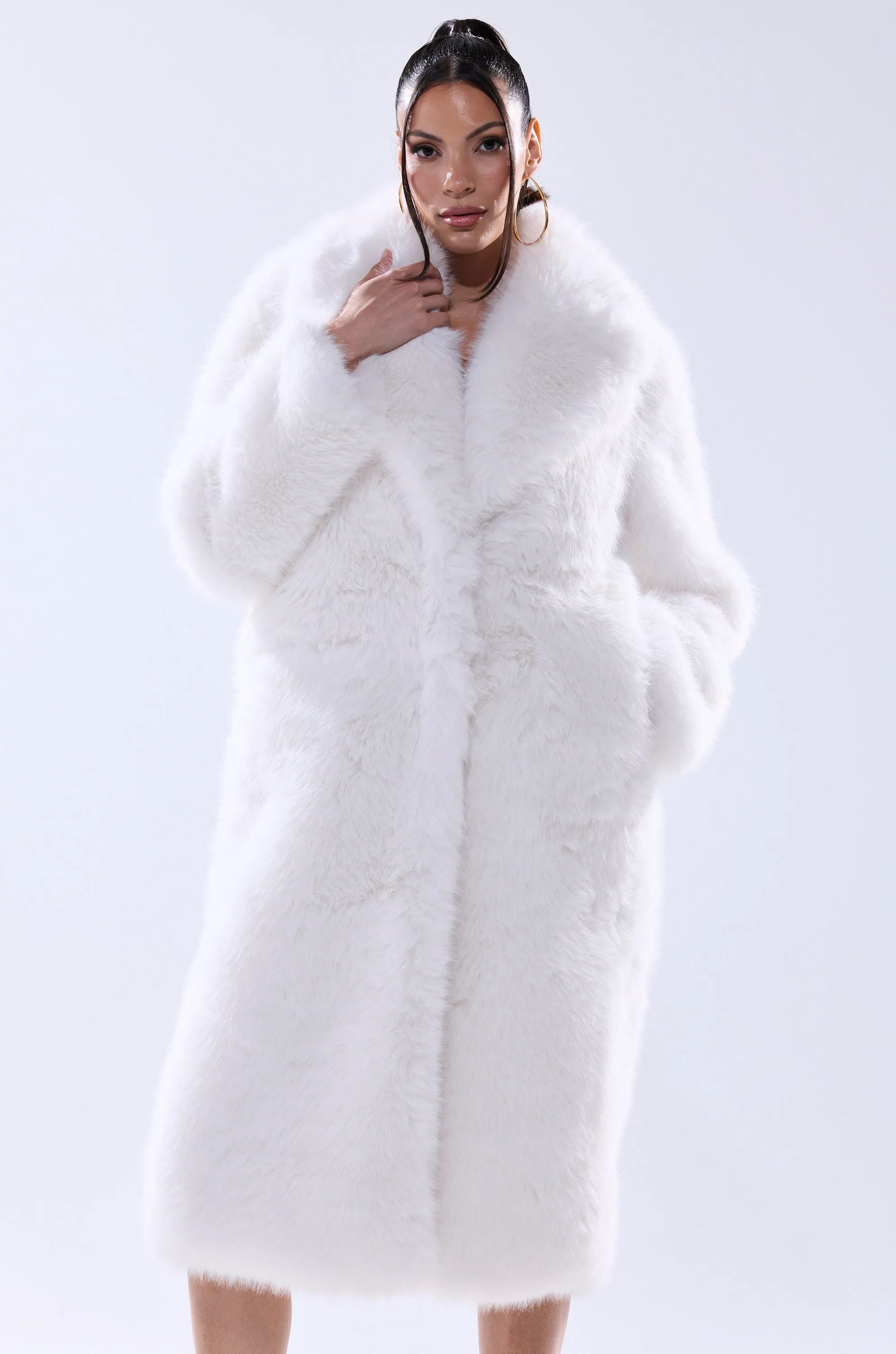 OSLO FAUX FUR COAT IN WHITE sold by AKIRA product image thumbnail 3